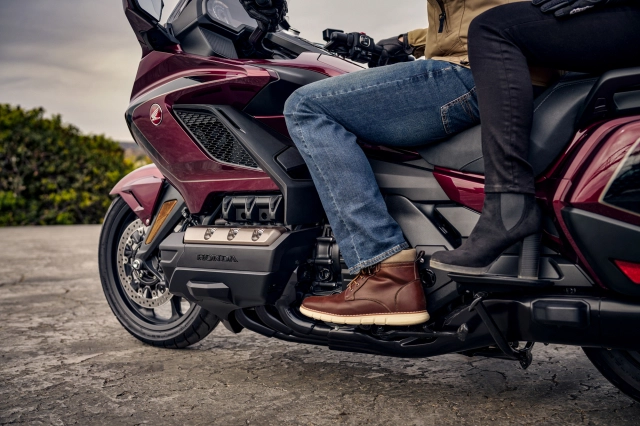 Honda việt nam ra mắt gold wing 2025 phiên bản kỷ niệm 50 năm với giá hơn 12 tỷ đồng - 11