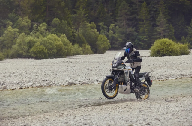 Honda xl750 transalp 2025 phiên bản mới mượt mà và tiện nghi hơn đã ra mắt - 7