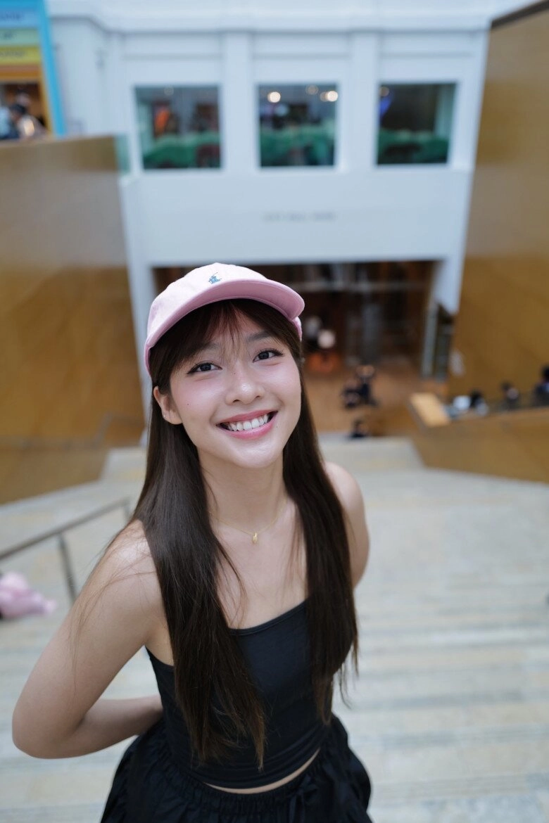 Hot girl boxing từng gầy trơ xương đáng báo động nay tròn trịa thấy rõ chuộng mốt áo váy khoét sâu gợi cảm - 8