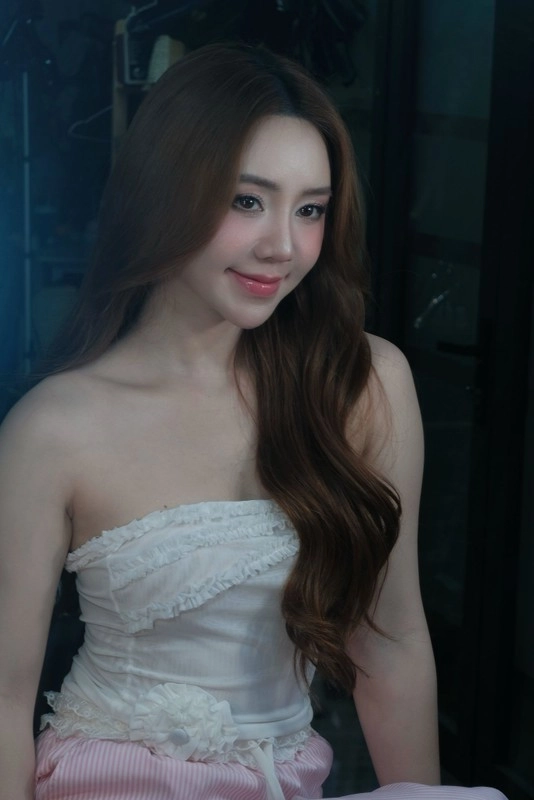 Hot girl sân pickleball diện áo ngủ hờ hững hút view ầm ầm - 8