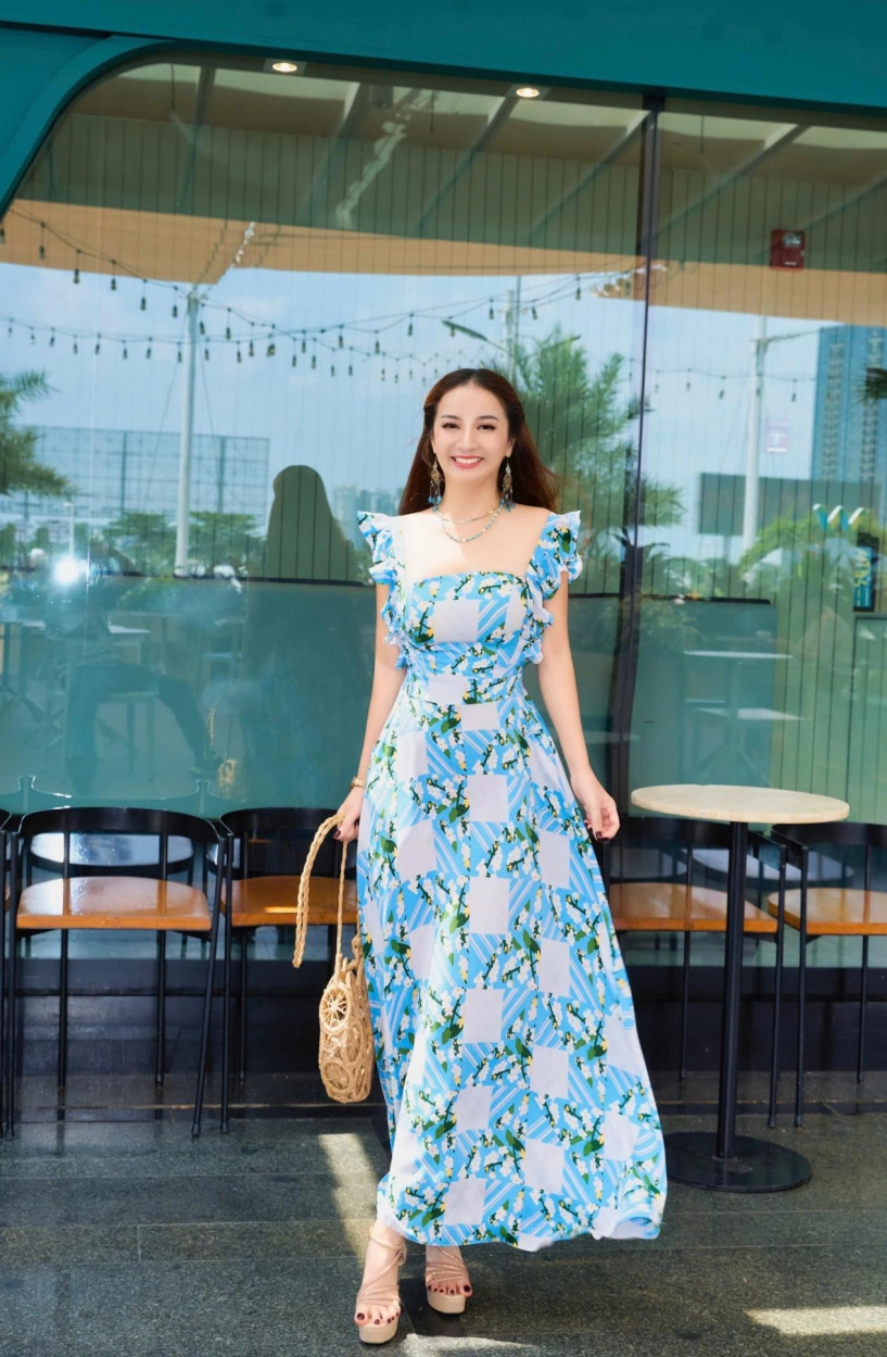 Janet hoang với sự trở lại đầy màu sắc - 1