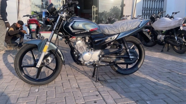 Khám phá mẫu xe côn tay yamaha yb125z dx 2025 vừa ra mắt với giá quy đổi chỉ 37 triệu đồng - 5