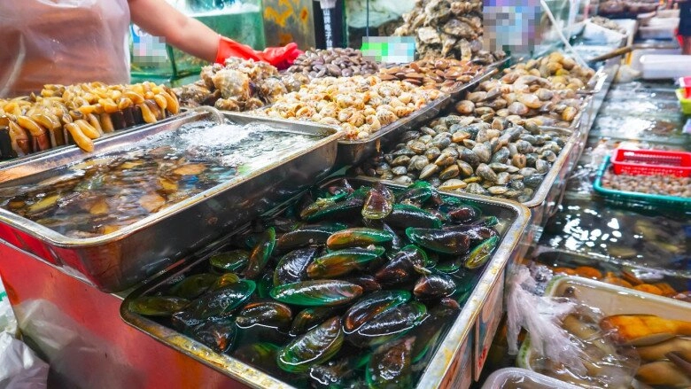 Khi mua hải sản cảnh giác với 4 loại chiêu trò này người bán hàng nói bạn thực sự là chuyên gia - 4