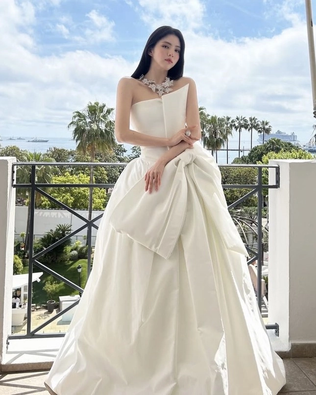 khó chấm han so hee - mina tại cannes thiên nga trắng cạnh thiên nga đen - 1