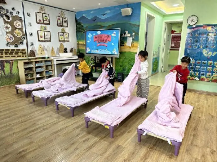 khối nghỉ hè về quê quá quậy phá ông bà gọi bố mẹ để trả về nơi sản xuất và cái kết dành cho đứa trẻ - 4