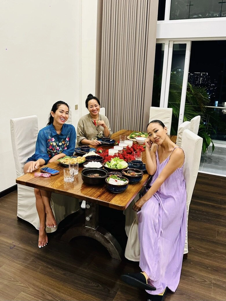 Khối tài sản của chị đẹp lấy chồng tây 1m9 mời hội chị em tới nhà mới mà cầu kỳ hơn cả nhà hàng - 20