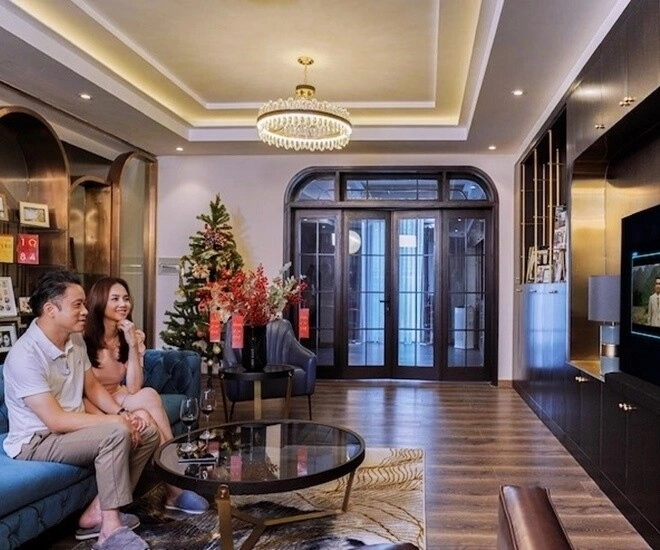 Khối tài sản khủng của người đẹp việt lấy đạo diễn trăm tỷ sống trong 2 tổ ấm đẹp như mơ - 1