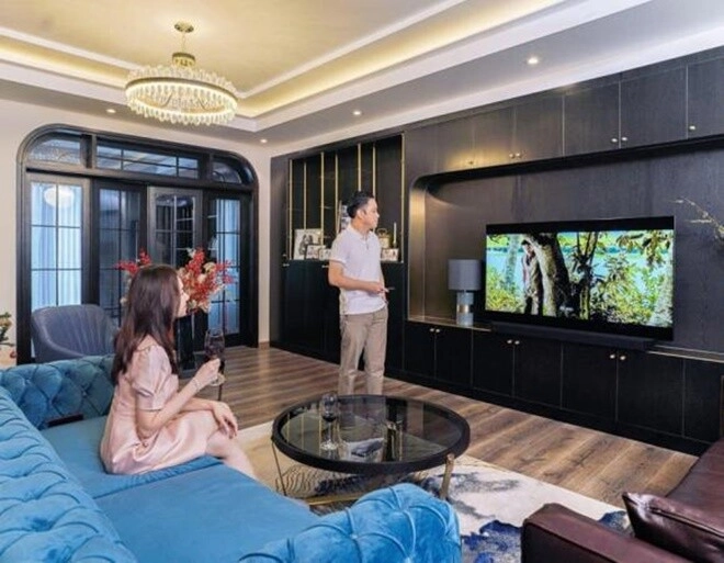 Khối tài sản khủng của người đẹp việt lấy đạo diễn trăm tỷ sống trong 2 tổ ấm đẹp như mơ - 2