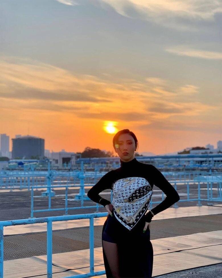 Không cần bikini mỹ nhân việt chơi lớn quấn khăn thành áo phương linh biến hóa 7749 kiểu sexy khó rời mắt - 21