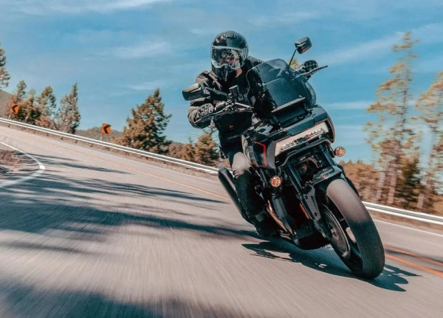 Không cần cgi harley-davidson pan america 1250 st tự thân làm nên kỳ tích trong thunderbolts - 5