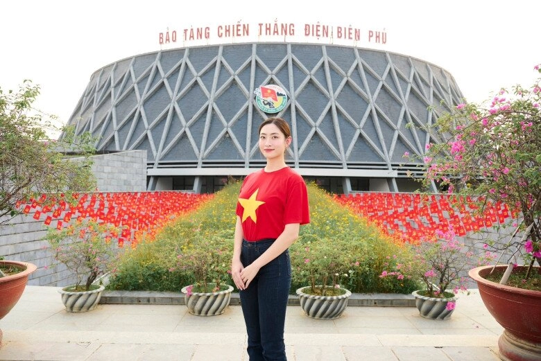 Kiểu quần jeans biểu tượng thập niên 80 đang quay trở lại đảm bảo vừa tôn dáng vừa dễ phối bất ngờ - 5
