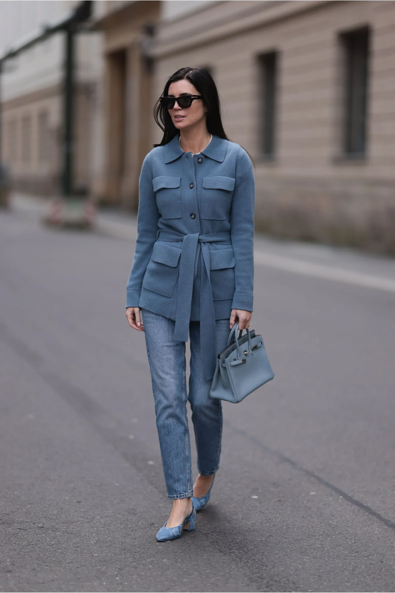 Kiểu quần jeans biểu tượng thập niên 80 đang quay trở lại đảm bảo vừa tôn dáng vừa dễ phối bất ngờ - 9