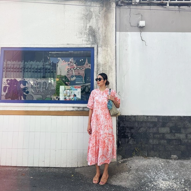 Kiểu váy phụ nữ u40 hễ mặc lên là trẻ ra chục tuổi che bụng giấu bắp tay thô loạt mỹ nhân việt đều yêu thích - 12