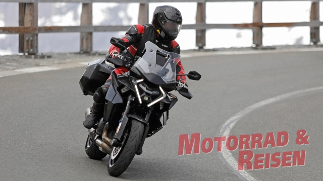 Ktm 1390 super duke gt 2026 lộ diện với thiết kế mới thùng xe cải tiến và sẵn sàng ra mắt - 4
