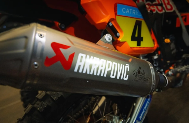 Ktm 450 rally replica 2026 chiến mã sa mạc trở lại với phiên bản sanders đầy cảm xúc - 11