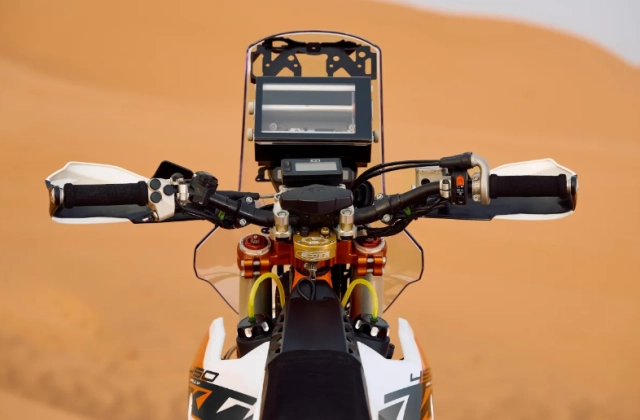 Ktm 450 rally replica 2026 chiến mã sa mạc trở lại với phiên bản sanders đầy cảm xúc - 17