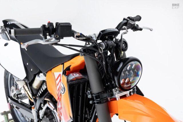 Ktm 525 exc độ của mule motorcycles đúng chuẩn quái thú flat tracker đầy cá tính và độ tinh xảo - 1