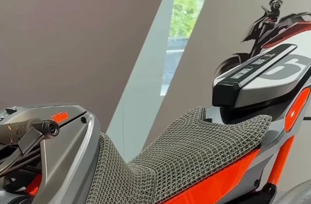 Ktm e-duke bất ngờ lộ diện tại motohall tín hiệu hồi sinh hay chỉ là nhá hàng - 5