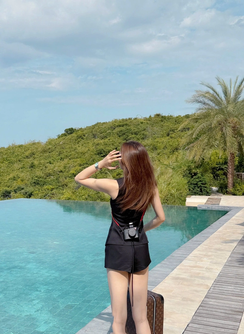 Kỳ duyên tiếp tục khoe body nóng bỏng với bikini kén da - 8