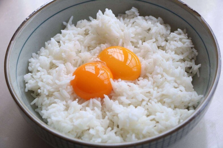 Làm cơm rang trứng đừng cho ngay vào chảo thêm bước này mới chuẩn hạt nào cũng vàng ươm căng bóng săn chắc - 3