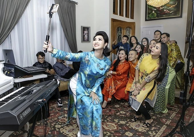 Làm mẹ đơn thân nuôi con tự kỷ 13 tuổi chưa biết nhai ca sĩ nguyễn hồng nhung vẫn sống sung túc ở mỹ trong biệt thự 200m2 - 6