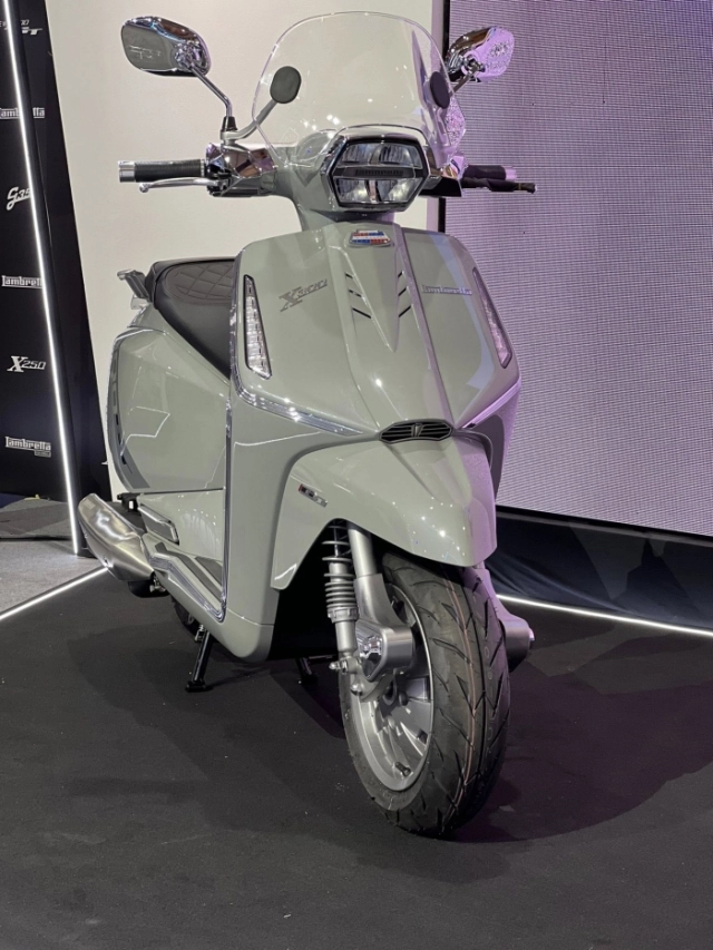 Lambretta x300 gt 2025 trình làng kẻ tám lạng người nửa cân với honda sh350i - 4
