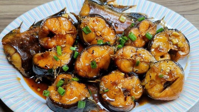 Loại cá bị chê bẩn nhưng bổ ngang vi cá mập chợ bán đầy mà ít người mua ăn kho tiêu ngon đỉnh nóc kịch trần - 3