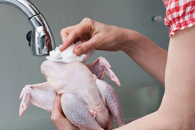 Luộc gà nên để úp hay ngửa mới đúng đa số quen tay mà không biết những điều này giờ học được cũng chưa muộn - 2