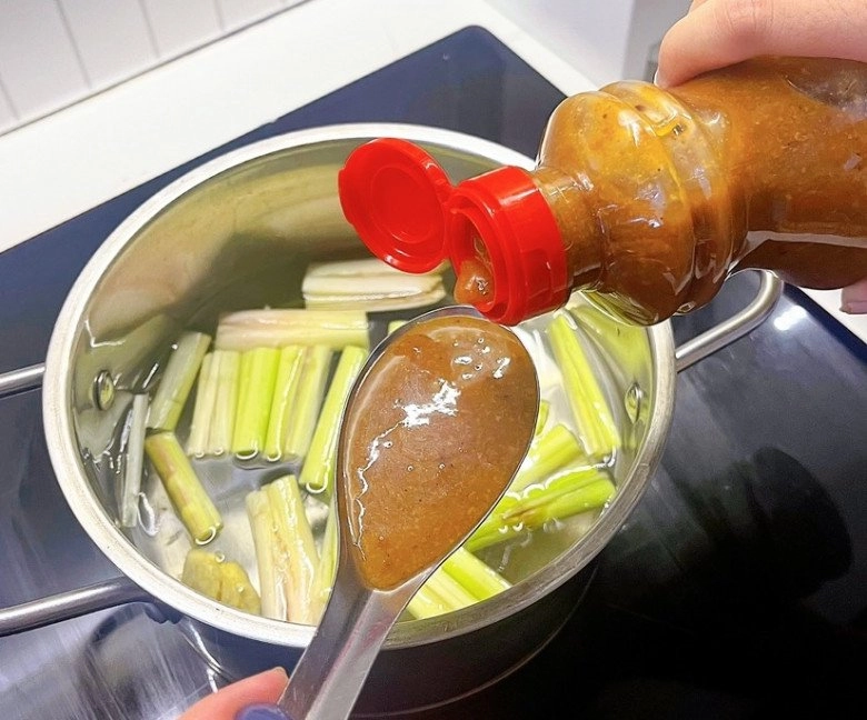 Luộc thịt bê mềm thơm không hề có mùi gây ăn đã miệng hóa ra là nhờ một thìa này - 3
