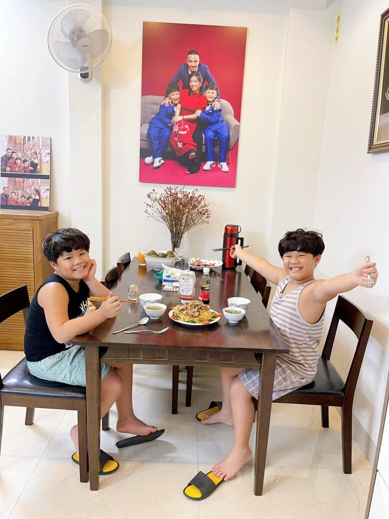 Lý do mc chúng tôi là chiến sĩ hiếm khi thể hiện tài nấu nướng bữa cơm nhà hao cơm làm nhiều người xuýt xoa - 7