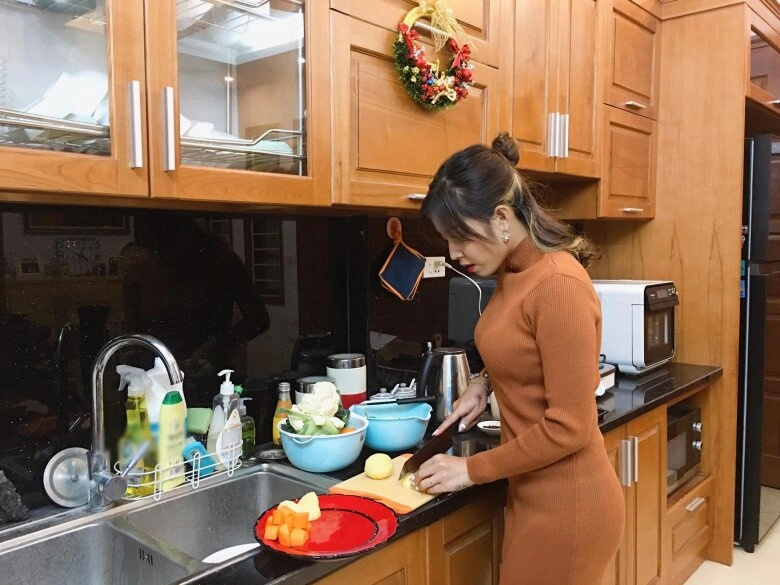 Lý do mc chúng tôi là chiến sĩ hiếm khi thể hiện tài nấu nướng bữa cơm nhà hao cơm làm nhiều người xuýt xoa - 10