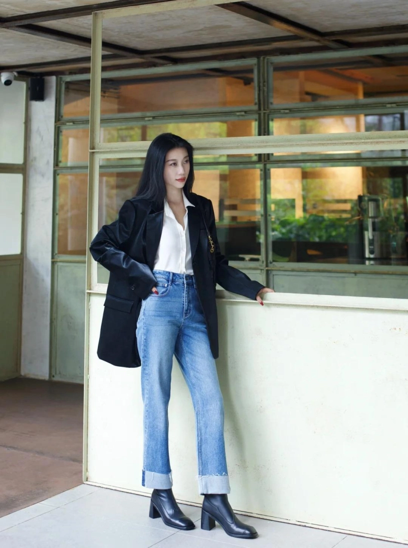 Mặc quần jeans xắn gấu nên chọn mang đôi giày nào thay thế giày búp bê bằng 5 kiểu này đảm bảo đẹp - 5