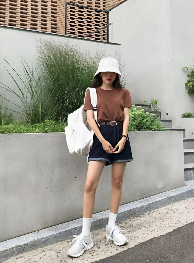 Mặc quần short mang giày gì đẹp gợi ý chị em top 7 kiểu giày nịnh dáng nhất khi mặc cùng quần ngắn - 8