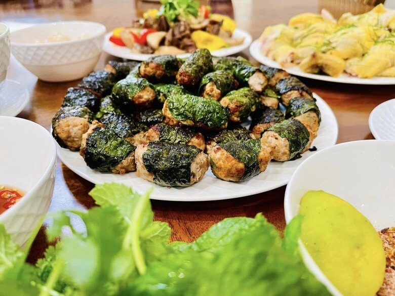 Mâm cơm đậm vị việt nam của diễn viên diệu hương ở mỹ có loại lá quý vô giá - 3