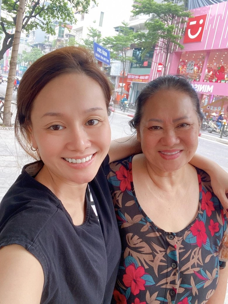 Mâm cơm thân thương mẹ ruột ca sĩ thu phượng nấu cho con gái có món không đầu bếp nào sánh được - 1