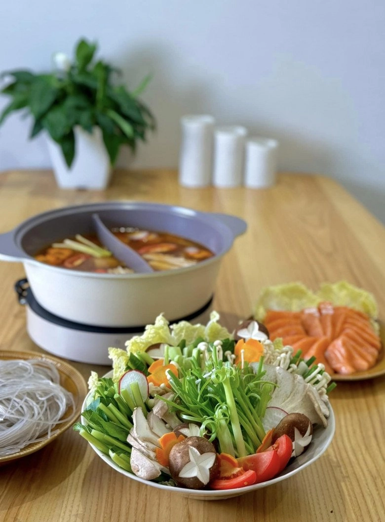 Mát trời hơn btv đan lê làm 2 món lẩu ngon còn có lẩu siêu tốc xứng đáng điểm 10 - 1