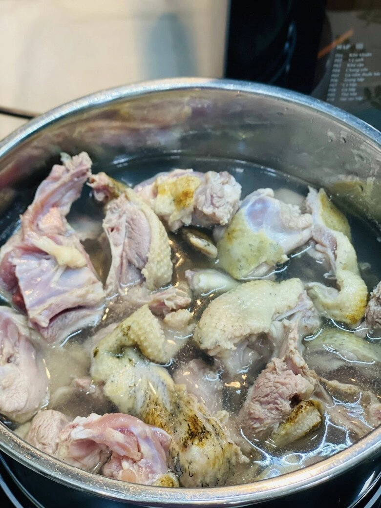 Mát trời làm vịt om mẻ đổi gió cho cả nhà nấu ngon ai cũng ăn hết sạch - 5