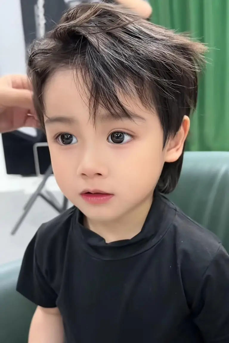 Mẹ bật khóc vì con chào đời quá xấu xí 4 năm sau đứa trẻ đẹp như em bé lai làm mẫu nhí đắt show - 2