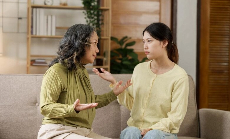 Mẹ chồng được con trai tặng điện thoại để trả công chăm cháu con dâu phản ứng hỗn nói mời bà về quê ngay trong đêm - 3
