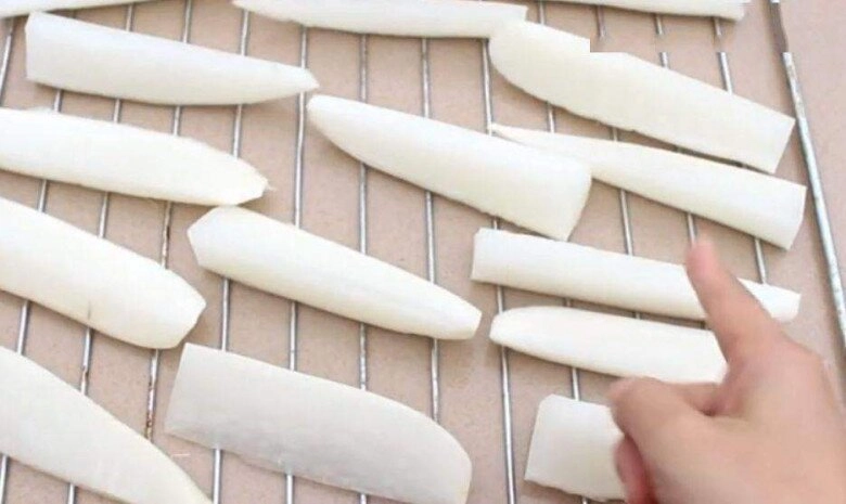Mẹ chồng hoảng hốt khi thấy con dâu nhét củ cải vào thùng gạo nhưng vài ngày sau thì phải khen nức nở - 4
