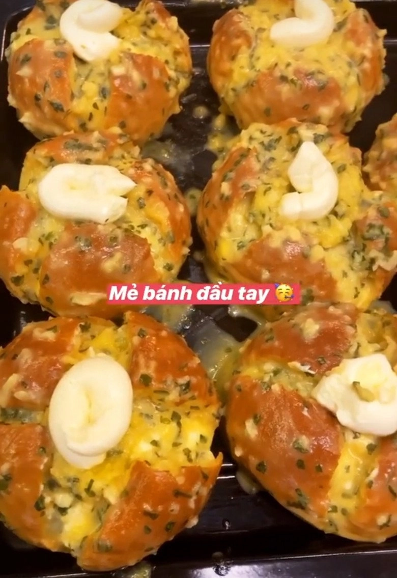 Mẹ chồng từng tiết lộ chúng huyền thanh nấu ăn vụng về nay nữ người mẫu đảm đang làm bánh cho con - 4