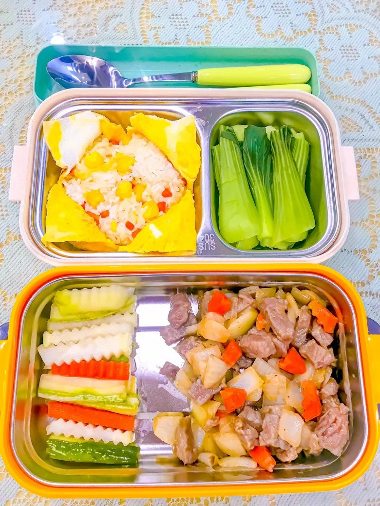 Mẹ đảm dậy từ hơn 5 giờ sáng nấu ăn cho con mang đi học bạn bè con suốt ngày khen lại còn xin ăn thử - 6