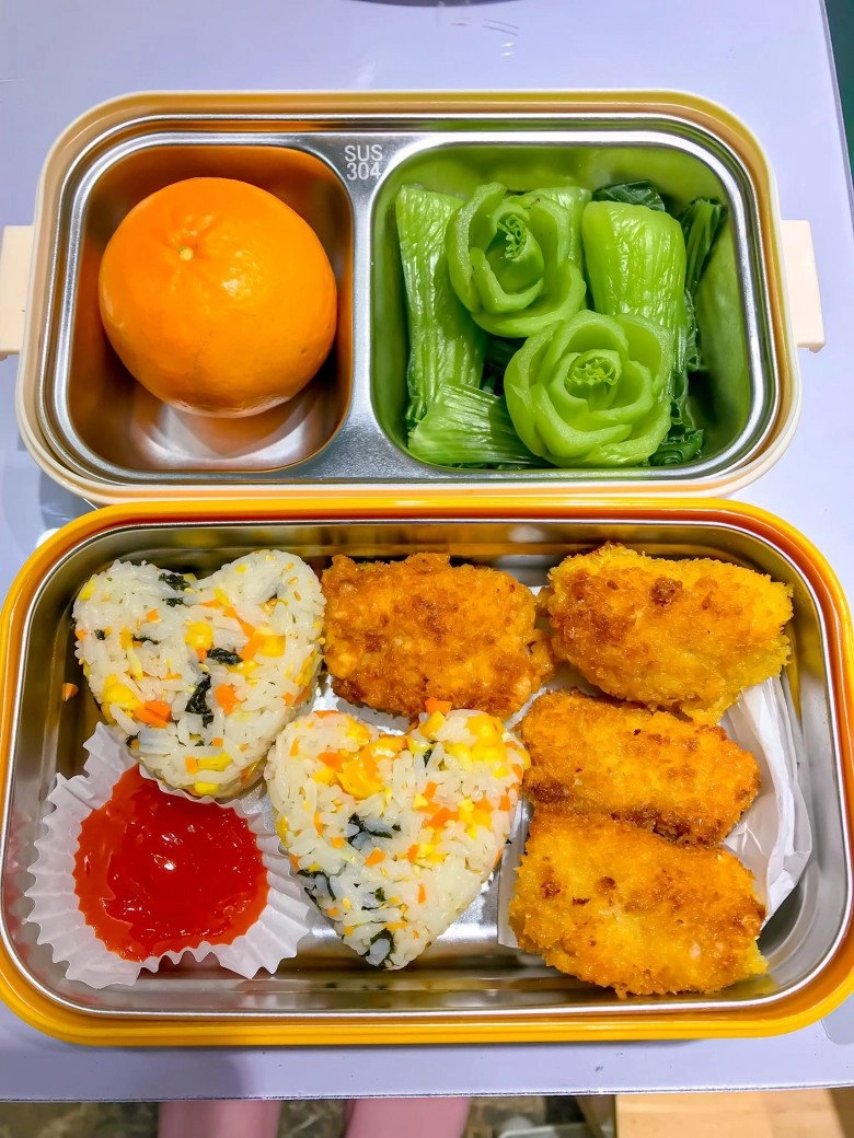 Mẹ đảm dậy từ hơn 5 giờ sáng nấu ăn cho con mang đi học bạn bè con suốt ngày khen lại còn xin ăn thử - 15