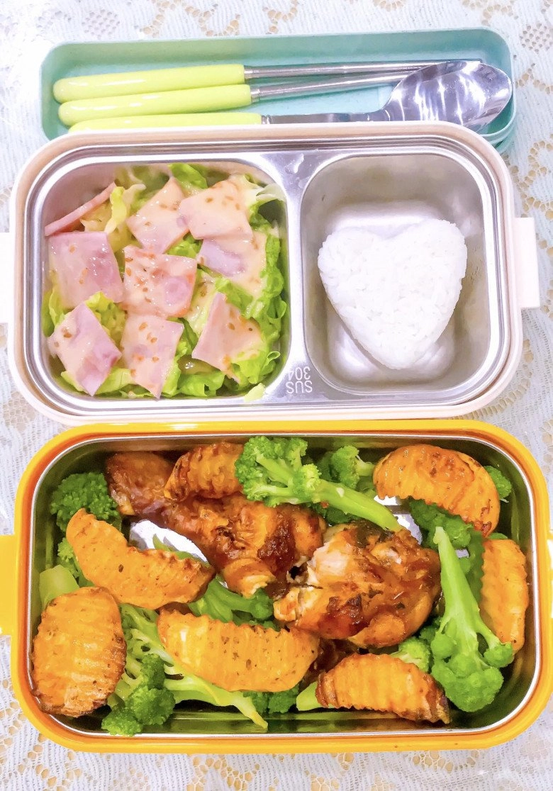 Mẹ đảm dậy từ hơn 5 giờ sáng nấu ăn cho con mang đi học bạn bè con suốt ngày khen lại còn xin ăn thử - 16