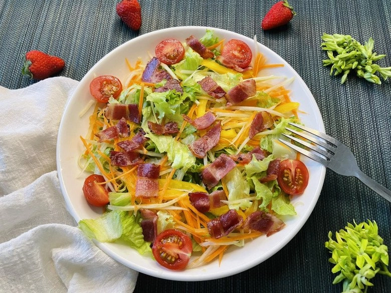 Mẹ đảm gợi ý hàng loạt món salad cực đơn giản tươi mát ai cũng làm được cho ngày hè - 8
