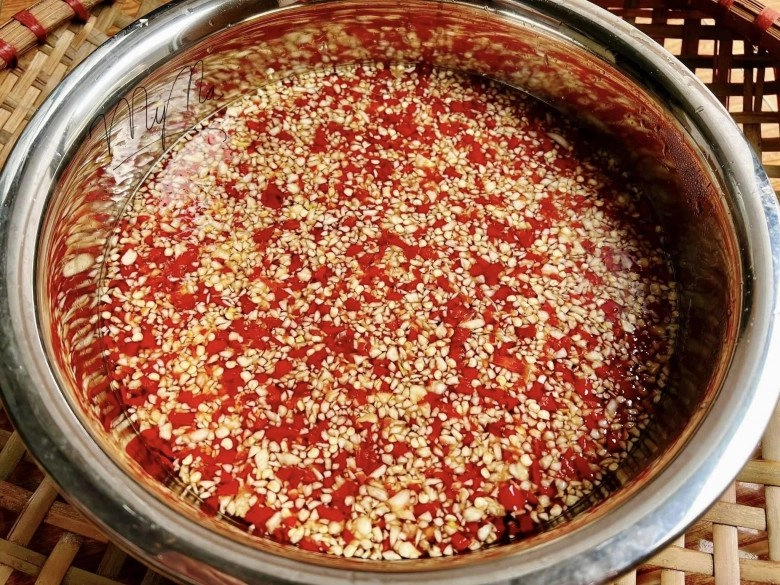 Mẹ đảm mách cách pha nước chấm 100 tỏi ớt nổi chỉ cần tỉ lệ này chuẩn là được ngay - 2