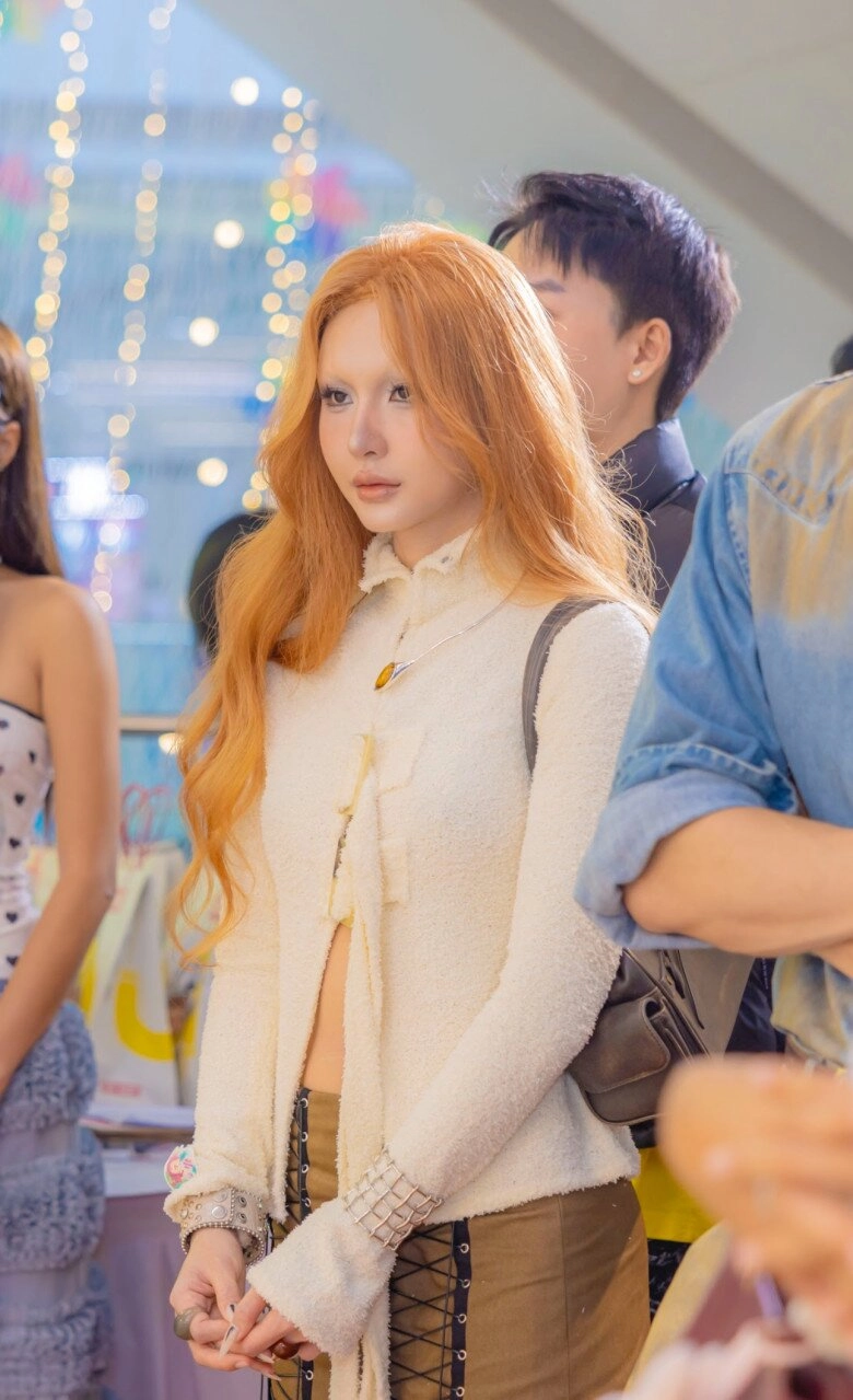 mẹ một con lâm minh gây bão sự kiện với tóc cam sáng chói cùng outfit hở eo gợi cảm dàn sao việt đọ style chất lừ - 1