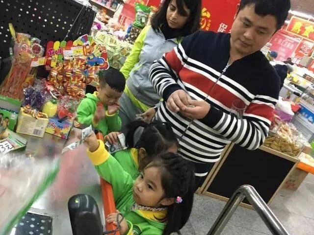 mẹ ơi cho con tiền phản ứng thông minh của người mẹ khiến nhiều người vội học hỏi - 3