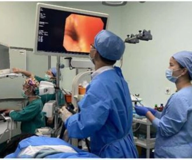 Mẹ phát hiện môi con gái 10 tuổi có nhiều đốm đen kỳ lạ đến bệnh viện kiểm tra thì kinh hãi nghe bác sĩ nói - 3