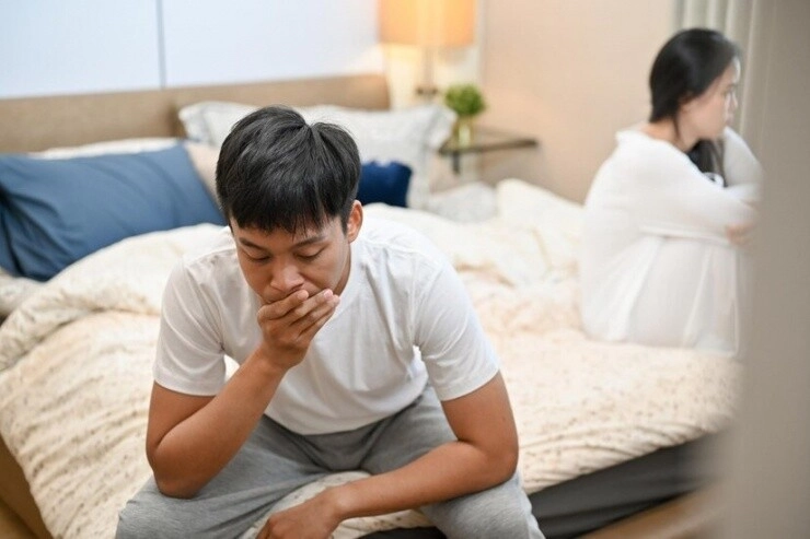 Mẹ vợ lên chơi quá lâu làm tôi chỉ muốn tiễn thấy thứ bà để lại trước khi về tôi ôm mặt khóc - 4